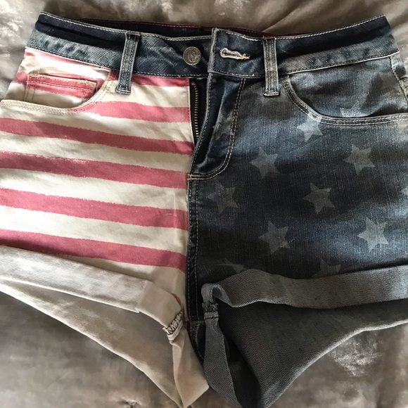 Jean Shorts - Picture 1 of 3